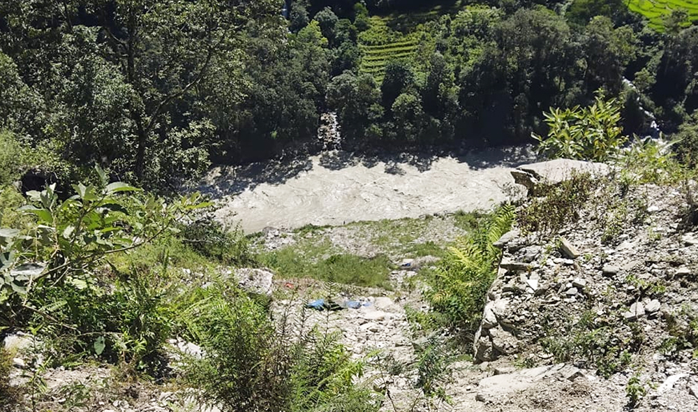 संखुवासभाको मकालुमा ट्याक्टर दुर्घटना, २ जनाको घटनास्थलमै मृत्यु