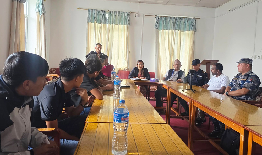 जेनजीले संखुवासभामा औंल्यायो बेरुजु र घुसखोरीको समस्या